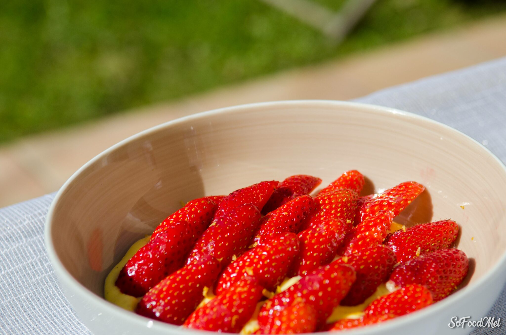 Salade de fraises et crème pâtissière légère (Cyril Lignac) SO FOOD'MEL